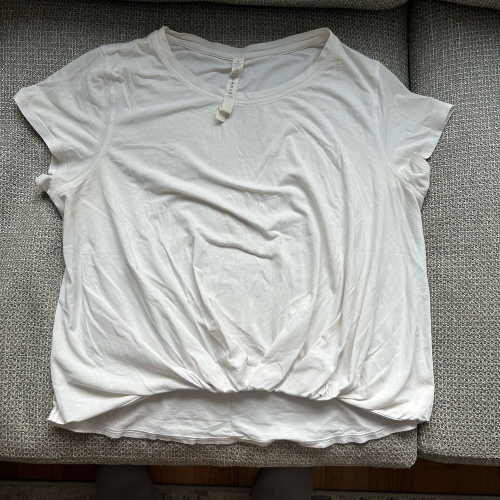 lululemon athletica White Short Sleeve Tee size 8 scrunch detail bottom front